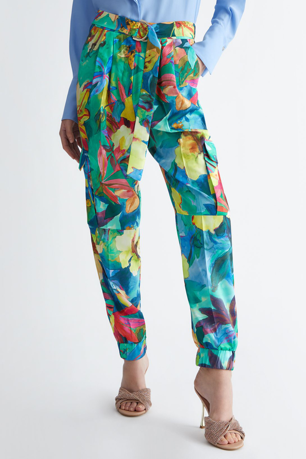 брюки с цветочным принтом тренд весна 2024