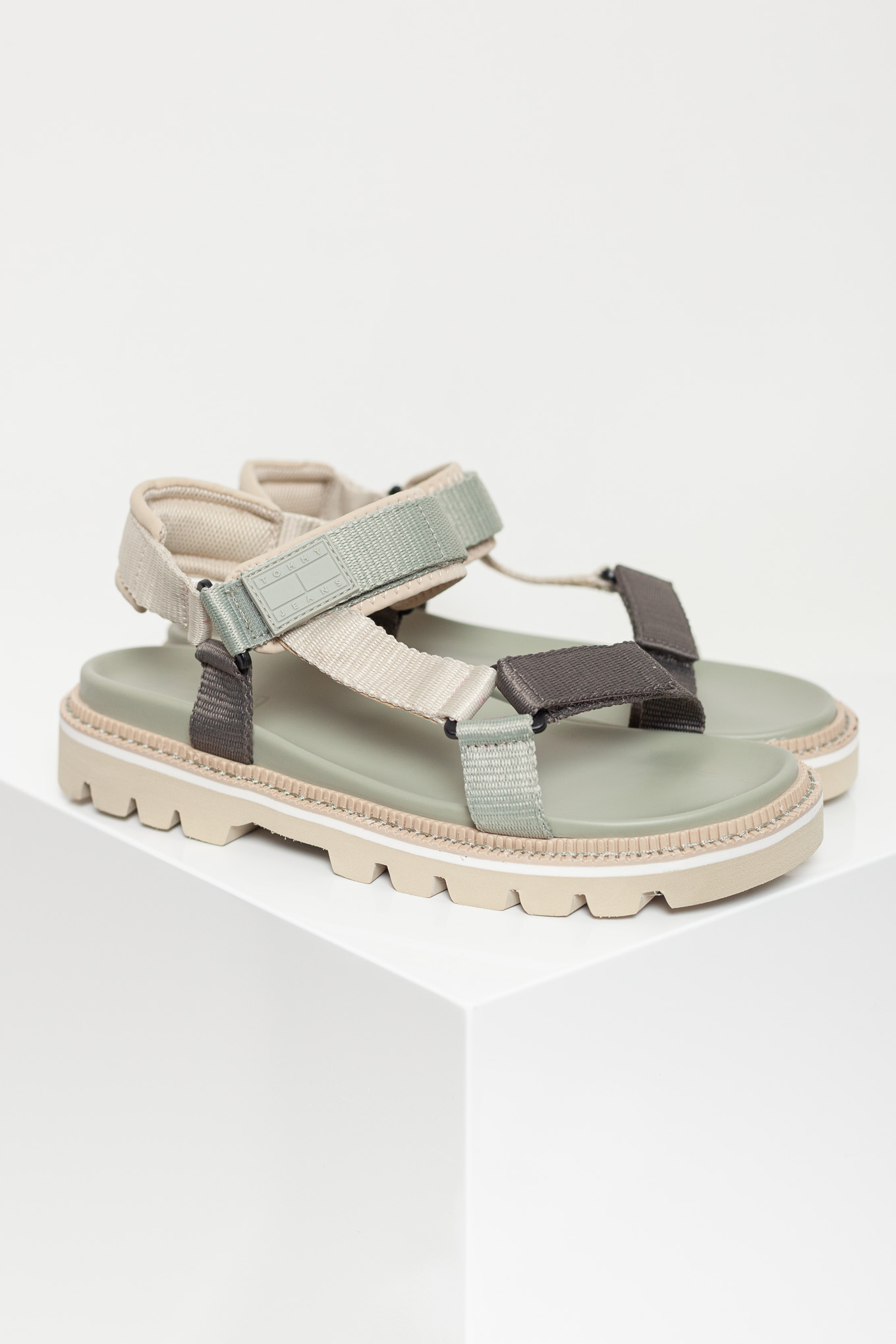 Мужские сандалии TOMMY JEANS CHUNKY TECH SANDAL EM0EM00997 от бренда Tommy  Jeans в Санкт-Петербурге