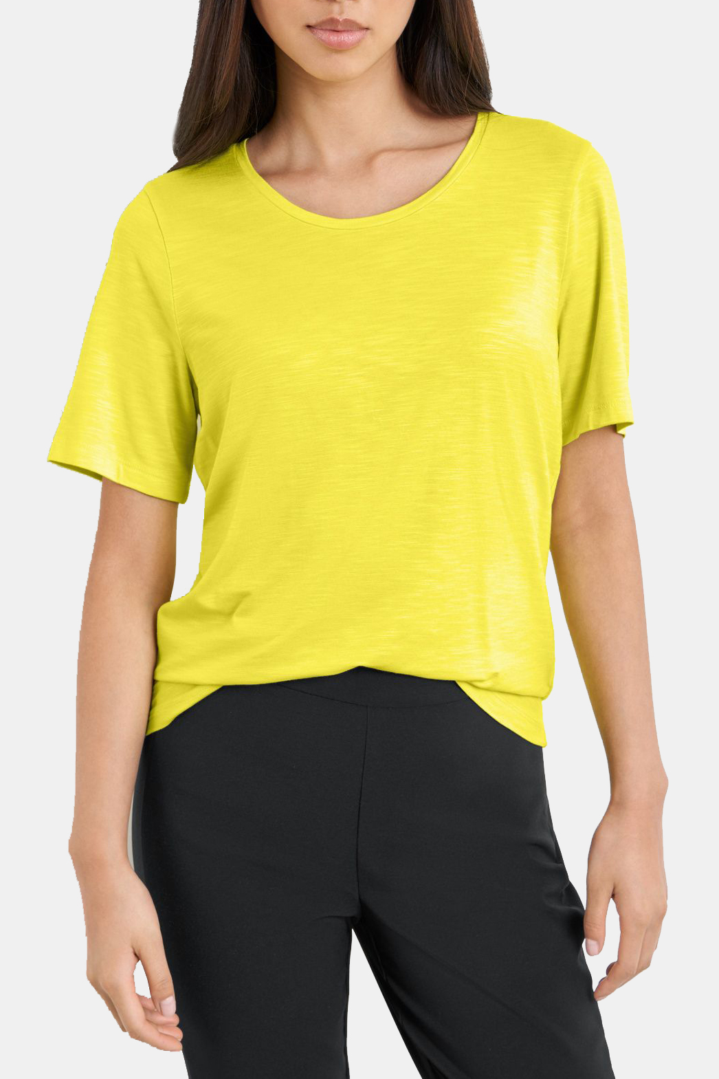 футболка в модном лимонном цвете