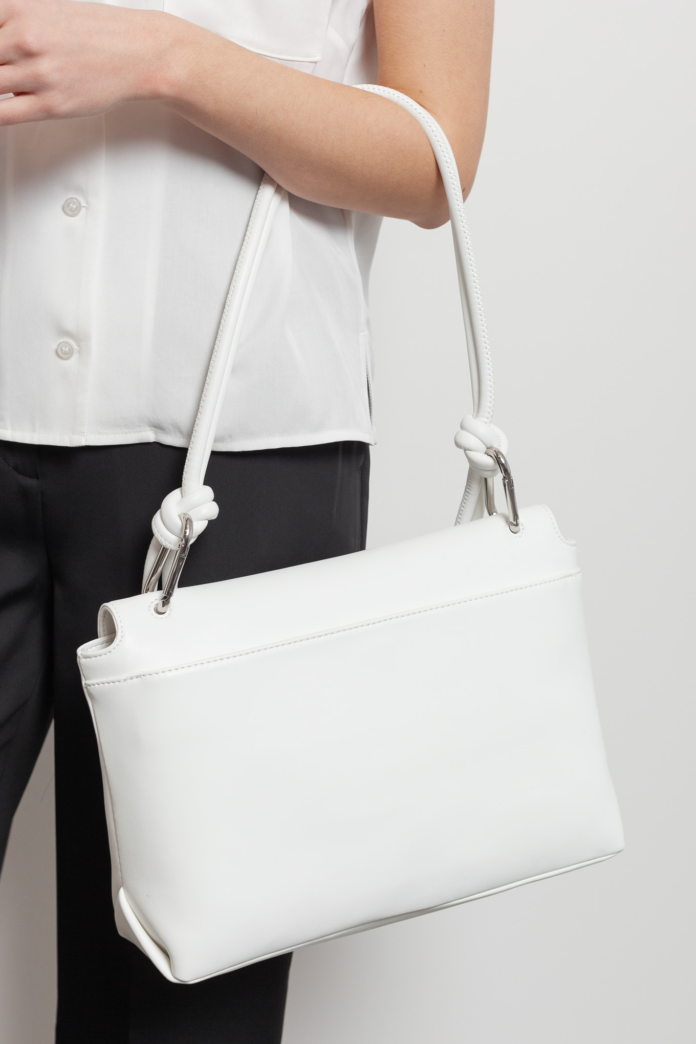 Calvin klein 2025 white shoulder bag