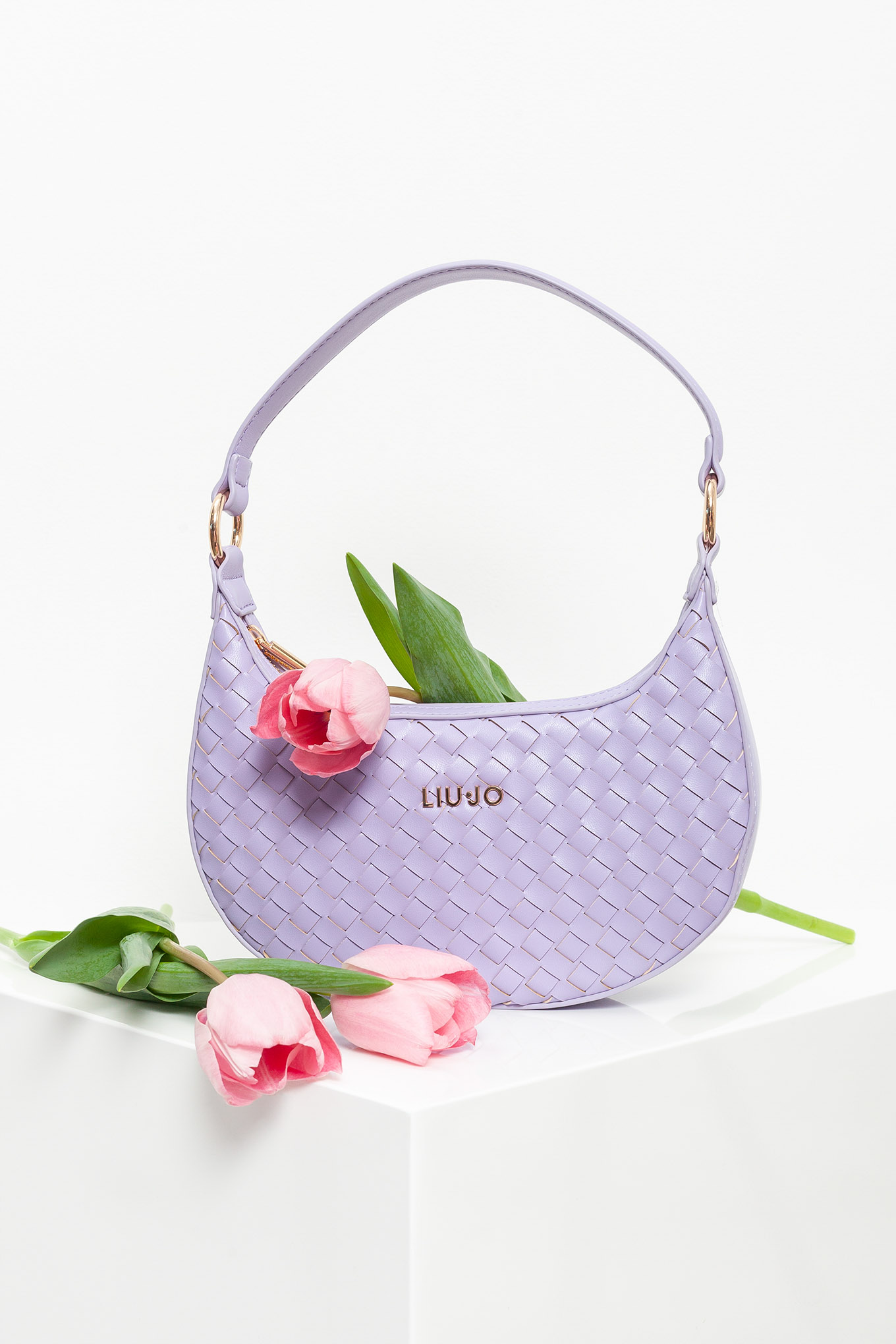 сумка в трендовом лиловом цвете