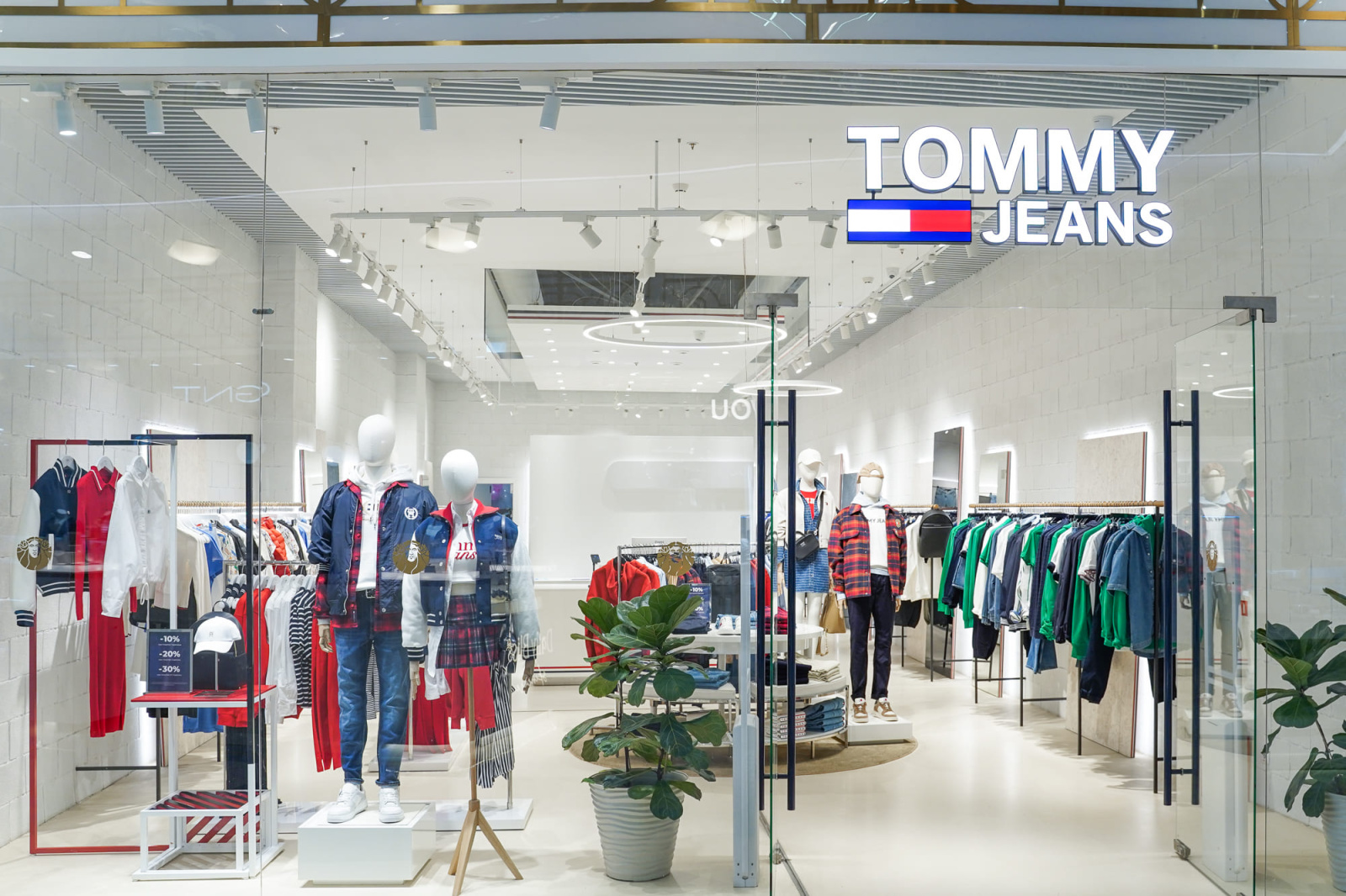 Tommy Jeans в Европолис Санкт-Петербург