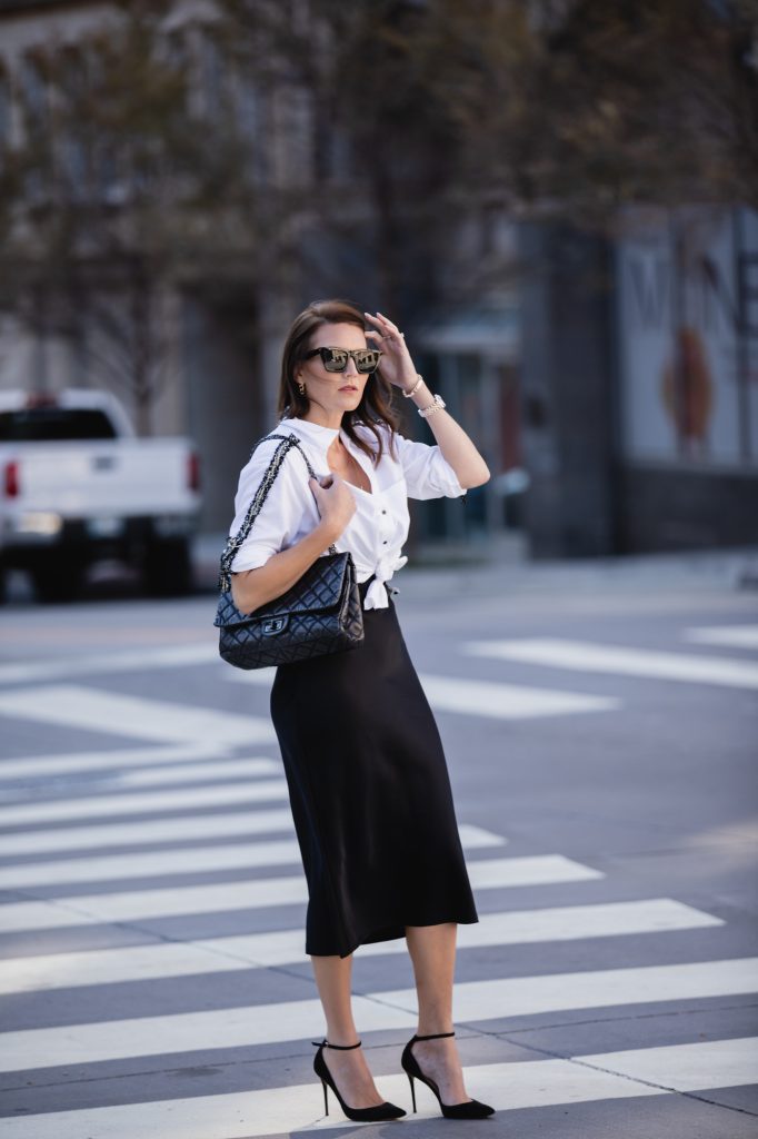 Old-money-outfit-ideas-black-skirt-682x1024.jpg