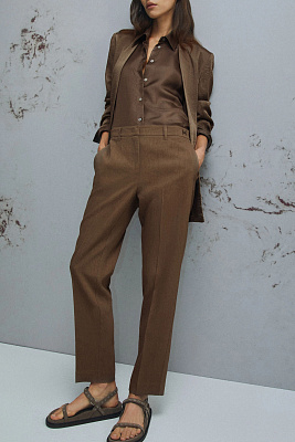 Коричневый