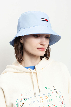 Панама женская TOMMY JEANS TJW ELONGATED FLAG BUCKET HAT AW0AW15957 